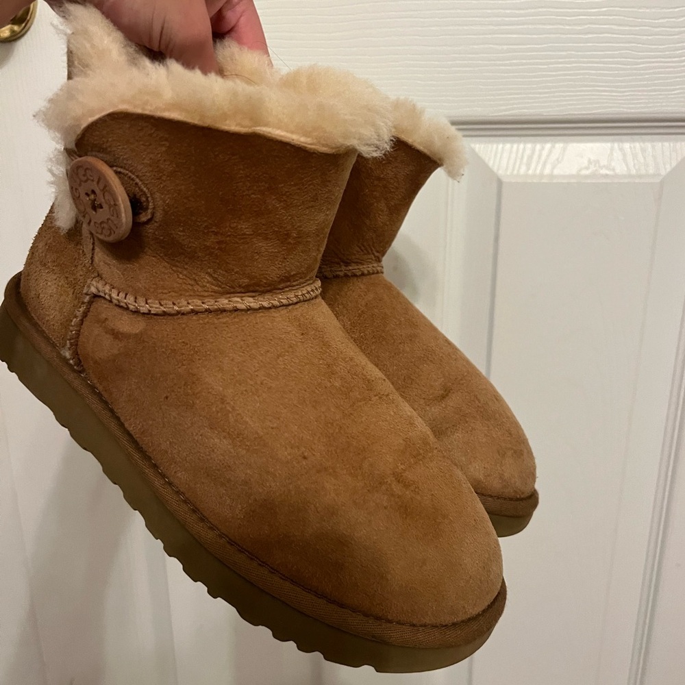 UGG Mini Boot - Picture 5 of 7